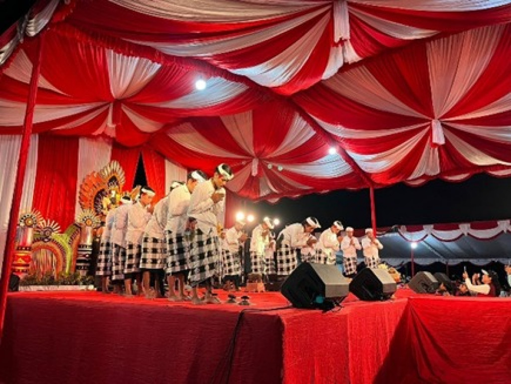 Penabuh Banjar Tegal Luwih Tampil Memukau pada Parade Baleganjur Melasti Dalam Rangka Porsenides Dalung 2024